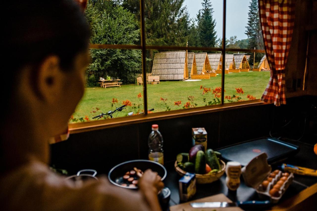 Glamping Forest Edge Камник Екстериор снимка